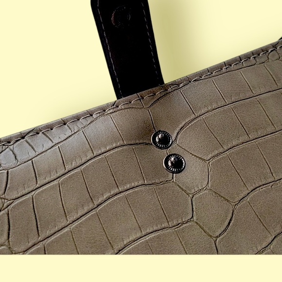 NWT FRENCH CONNECTION COLOR: slate green honey CROC wristlet - Picture 4 of 6